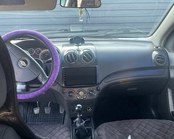 Серый Шевроле Авео, объемом двигателя 1.5 л и пробегом 240 тыс. км за 4400 $, фото 6 на Automoto.ua