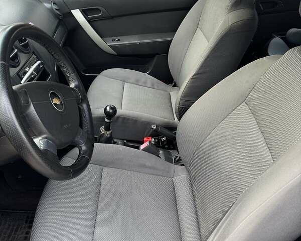 Серый Шевроле Авео, объемом двигателя 1.5 л и пробегом 214 тыс. км за 3300 $, фото 13 на Automoto.ua