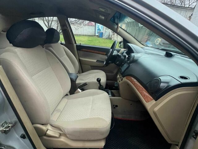 Сірий Шевроле Авео, об'ємом двигуна 1.6 л та пробігом 353 тис. км за 4000 $, фото 16 на Automoto.ua