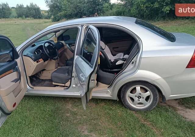 Сірий Шевроле Авео, об'ємом двигуна 1.6 л та пробігом 268 тис. км за 4250 $, фото 2 на Automoto.ua