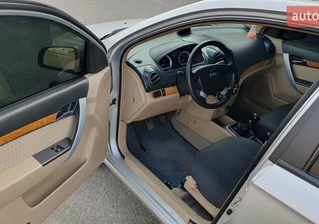 Серый Шевроле Авео, объемом двигателя 1.6 л и пробегом 99 тыс. км за 4900 $, фото 10 на Automoto.ua