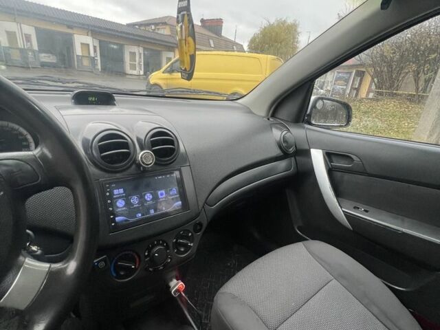 Серый Шевроле Авео, объемом двигателя 1.5 л и пробегом 220 тыс. км за 3000 $, фото 17 на Automoto.ua