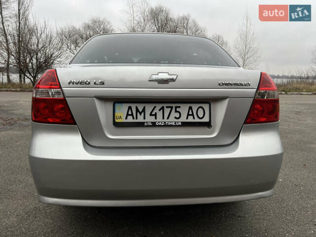 Сірий Шевроле Авео, об'ємом двигуна 1.5 л та пробігом 188 тис. км за 4180 $, фото 3 на Automoto.ua