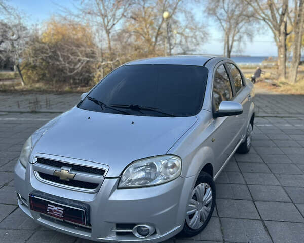 Серый Шевроле Авео, объемом двигателя 1.6 л и пробегом 214 тыс. км за 2700 $, фото 4 на Automoto.ua