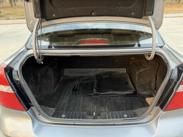 Серый Шевроле Авео, объемом двигателя 1.5 л и пробегом 350 тыс. км за 3200 $, фото 5 на Automoto.ua