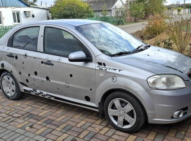 Сірий Шевроле Авео, об'ємом двигуна 1.5 л та пробігом 398 тис. км за 2850 $, фото 5 на Automoto.ua