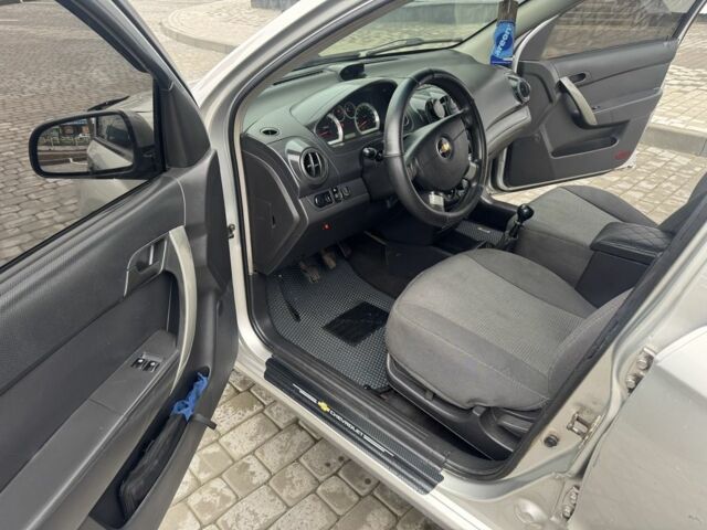 Сірий Шевроле Авео, об'ємом двигуна 1.5 л та пробігом 280 тис. км за 2750 $, фото 13 на Automoto.ua