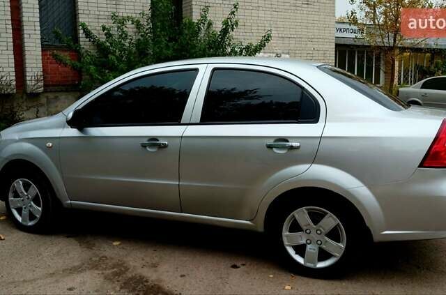 Серый Шевроле Авео, объемом двигателя 1.5 л и пробегом 220 тыс. км за 4100 $, фото 9 на Automoto.ua