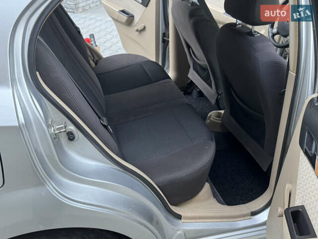 Сірий Шевроле Авео, об'ємом двигуна 1.6 л та пробігом 155 тис. км за 3599 $, фото 19 на Automoto.ua
