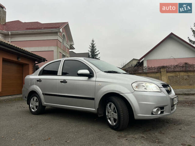 Сірий Шевроле Авео, об'ємом двигуна 1.5 л та пробігом 188 тис. км за 4180 $, фото 1 на Automoto.ua