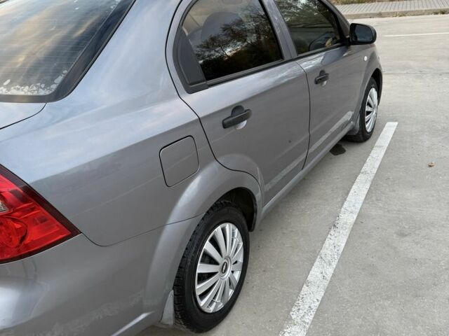 Серый Шевроле Авео, объемом двигателя 1.5 л и пробегом 350 тыс. км за 3200 $, фото 2 на Automoto.ua