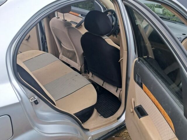 Сірий Шевроле Авео, об'ємом двигуна 10 л та пробігом 285 тис. км за 2250 $, фото 3 на Automoto.ua