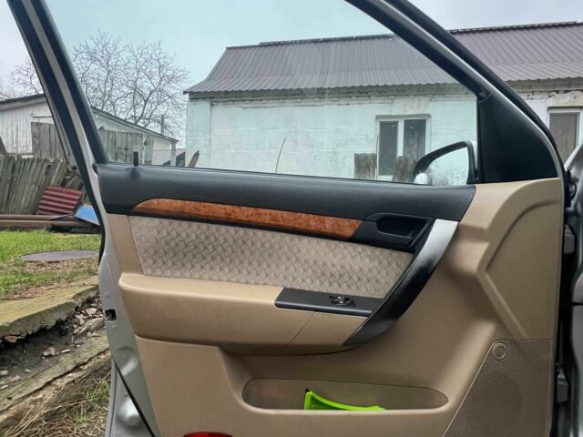 Сірий Шевроле Авео, об'ємом двигуна 1.6 л та пробігом 353 тис. км за 4000 $, фото 14 на Automoto.ua