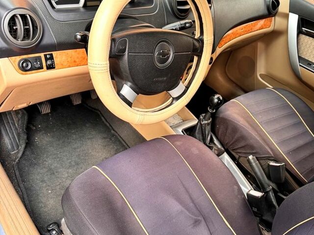 Серый Шевроле Авео, объемом двигателя 1.6 л и пробегом 189 тыс. км за 3100 $, фото 4 на Automoto.ua