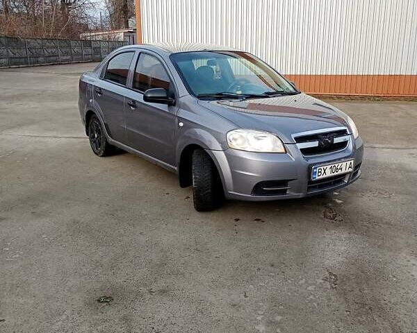 Серый Шевроле Авео, объемом двигателя 1.5 л и пробегом 200 тыс. км за 3000 $, фото 1 на Automoto.ua