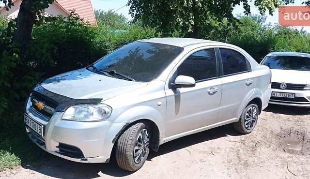 Серый Шевроле Авео, объемом двигателя 1.6 л и пробегом 200 тыс. км за 1999 $, фото 1 на Automoto.ua