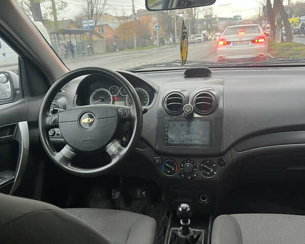 Сірий Шевроле Авео, об'ємом двигуна 1.5 л та пробігом 250 тис. км за 2999 $, фото 16 на Automoto.ua