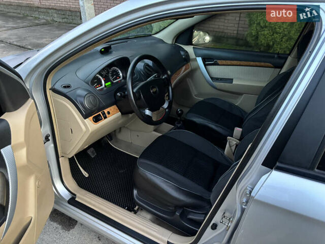 Сірий Шевроле Авео, об'ємом двигуна 1.6 л та пробігом 148 тис. км за 4550 $, фото 26 на Automoto.ua