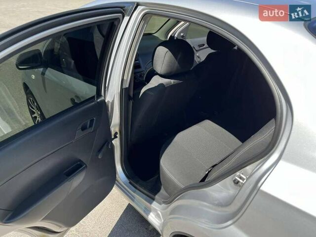 Серый Шевроле Авео, объемом двигателя 1.5 л и пробегом 82 тыс. км за 5700 $, фото 7 на Automoto.ua