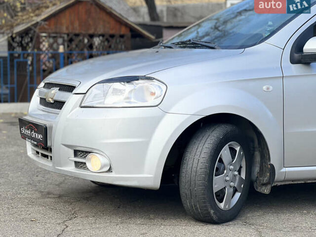 Сірий Шевроле Авео, об'ємом двигуна 1.6 л та пробігом 74 тис. км за 5099 $, фото 3 на Automoto.ua