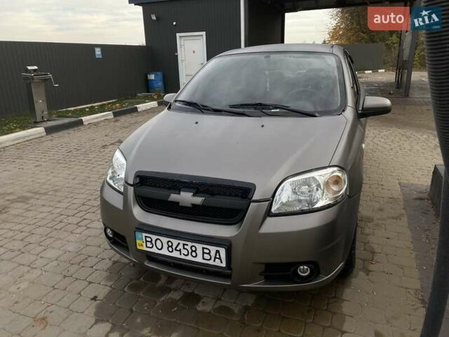 Серый Шевроле Авео, объемом двигателя 1.5 л и пробегом 393 тыс. км за 2850 $, фото 4 на Automoto.ua