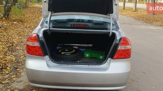 Серый Шевроле Авео, объемом двигателя 1.5 л и пробегом 296 тыс. км за 3499 $, фото 4 на Automoto.ua