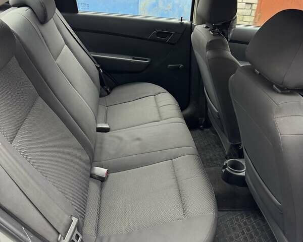 Серый Шевроле Авео, объемом двигателя 1.5 л и пробегом 230 тыс. км за 3700 $, фото 14 на Automoto.ua