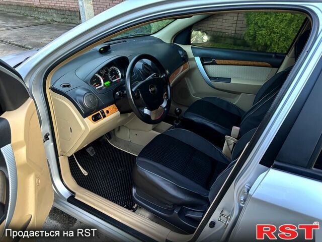 Сірий Шевроле Авео, об'ємом двигуна 1.6 л та пробігом 148 тис. км за 4550 $, фото 9 на Automoto.ua