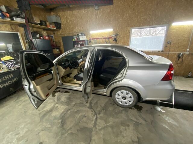 Сірий Шевроле Авео, об'ємом двигуна 1.6 л та пробігом 185 тис. км за 3700 $, фото 14 на Automoto.ua