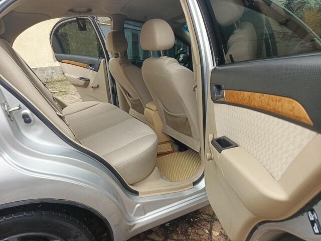 Серый Шевроле Авео, объемом двигателя 1.6 л и пробегом 2 тыс. км за 3200 $, фото 5 на Automoto.ua