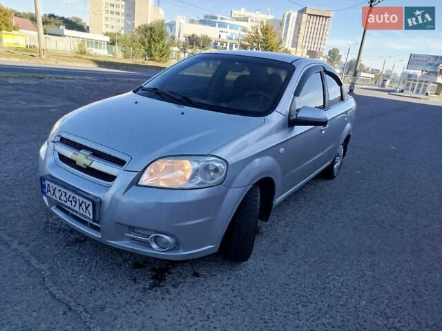 Серый Шевроле Авео, объемом двигателя 1.6 л и пробегом 282 тыс. км за 3600 $, фото 3 на Automoto.ua
