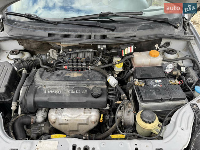 Сірий Шевроле Авео, об'ємом двигуна 1.6 л та пробігом 258 тис. км за 2599 $, фото 15 на Automoto.ua