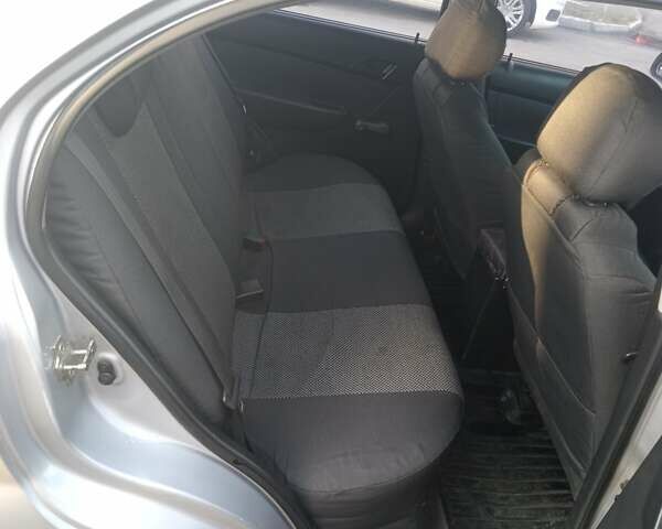 Серый Шевроле Авео, объемом двигателя 1.5 л и пробегом 300 тыс. км за 3800 $, фото 1 на Automoto.ua