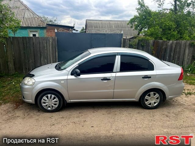 Серый Шевроле Авео, объемом двигателя 1.5 л и пробегом 285 тыс. км за 3300 $, фото 1 на Automoto.ua