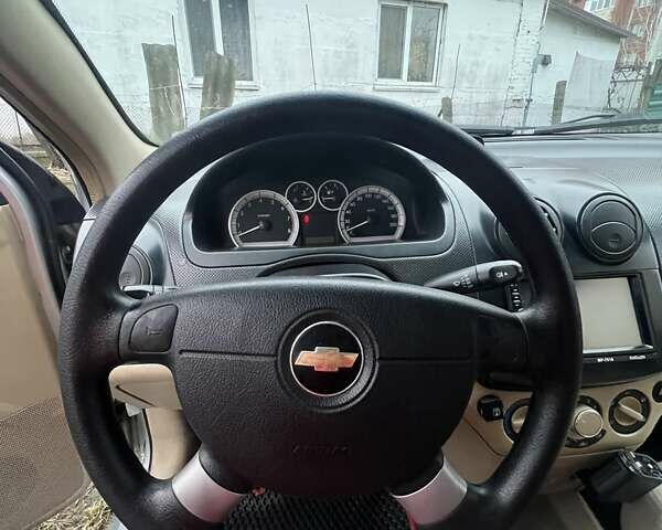 Сірий Шевроле Авео, об'ємом двигуна 1.6 л та пробігом 353 тис. км за 4000 $, фото 11 на Automoto.ua