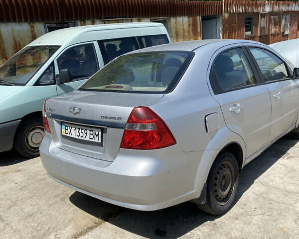 Серый Шевроле Авео, объемом двигателя 1.6 л и пробегом 320 тыс. км за 1150 $, фото 1 на Automoto.ua
