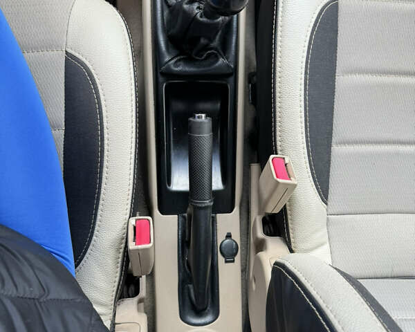 Сірий Шевроле Авео, об'ємом двигуна 1.6 л та пробігом 170 тис. км за 4200 $, фото 18 на Automoto.ua