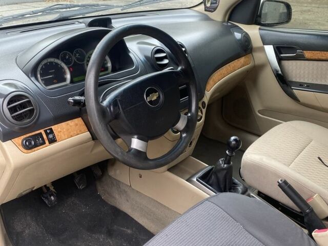Сірий Шевроле Авео, об'ємом двигуна 0 л та пробігом 154 тис. км за 2500 $, фото 4 на Automoto.ua