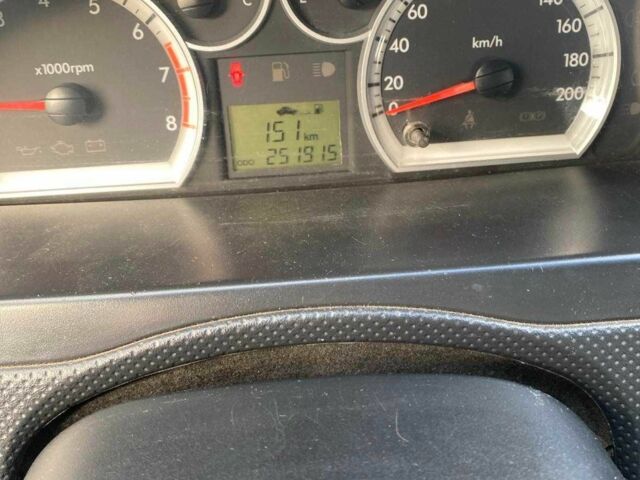 Сірий Шевроле Авео, об'ємом двигуна 1.5 л та пробігом 251 тис. км за 3000 $, фото 4 на Automoto.ua