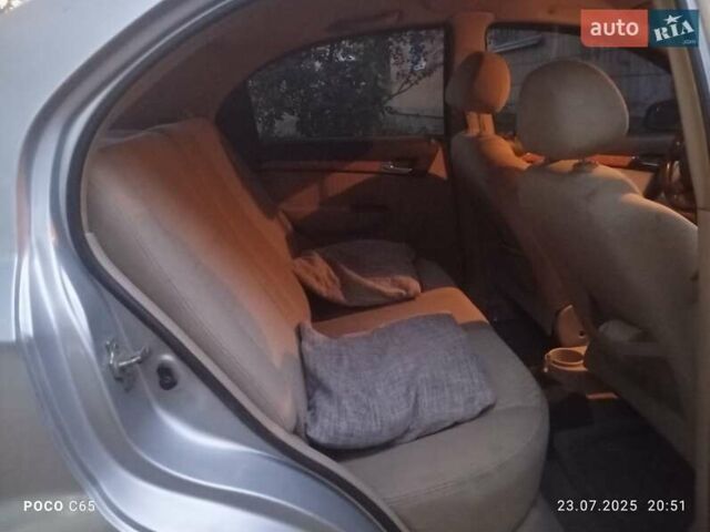 Серый Шевроле Авео, объемом двигателя 1.6 л и пробегом 250 тыс. км за 2900 $, фото 15 на Automoto.ua