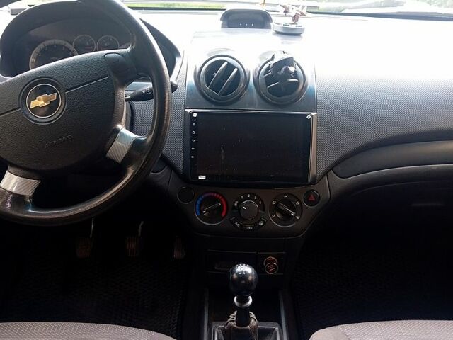 Сірий Шевроле Авео, об'ємом двигуна 1.5 л та пробігом 312 тис. км за 3100 $, фото 7 на Automoto.ua