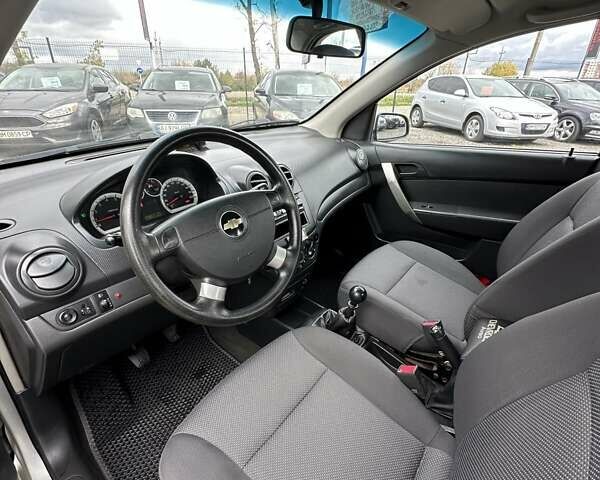 Сірий Шевроле Авео, об'ємом двигуна 1.5 л та пробігом 59 тис. км за 4300 $, фото 20 на Automoto.ua
