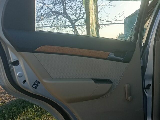 Серый Шевроле Авео, объемом двигателя 1.6 л и пробегом 206 тыс. км за 3200 $, фото 15 на Automoto.ua