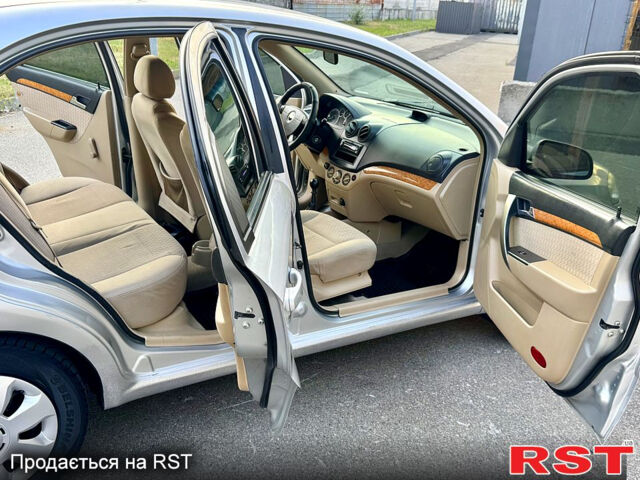 Серый Шевроле Авео, объемом двигателя 1.6 л и пробегом 237 тыс. км за 3350 $, фото 10 на Automoto.ua