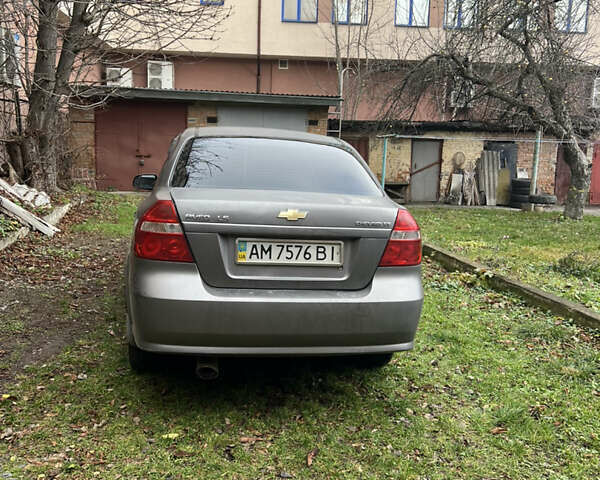 Сірий Шевроле Авео, об'ємом двигуна 1.5 л та пробігом 225 тис. км за 2600 $, фото 6 на Automoto.ua