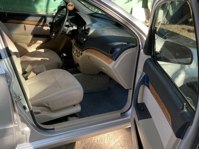 Сірий Шевроле Авео, об'ємом двигуна 1.6 л та пробігом 238 тис. км за 2600 $, фото 1 на Automoto.ua