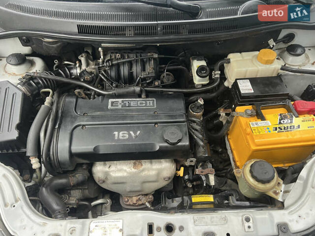 Сірий Шевроле Авео, об'ємом двигуна 1.4 л та пробігом 170 тис. км за 2999 $, фото 40 на Automoto.ua