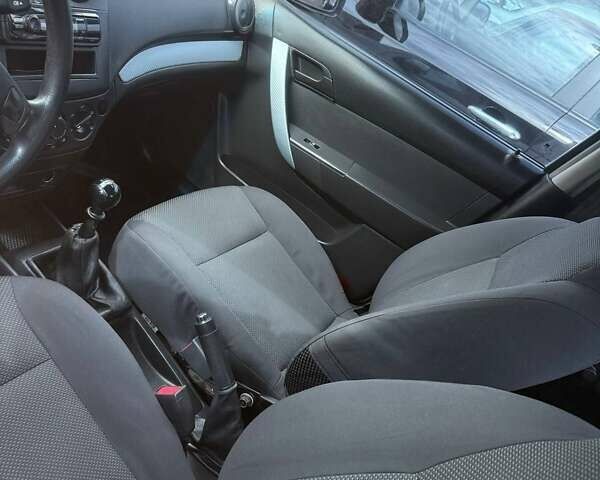 Сірий Шевроле Авео, об'ємом двигуна 1.5 л та пробігом 175 тис. км за 4500 $, фото 14 на Automoto.ua