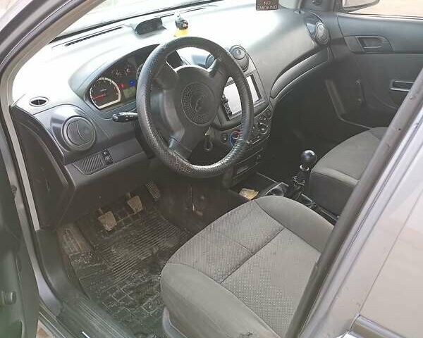 Серый Шевроле Авео, объемом двигателя 1.5 л и пробегом 200 тыс. км за 3000 $, фото 9 на Automoto.ua