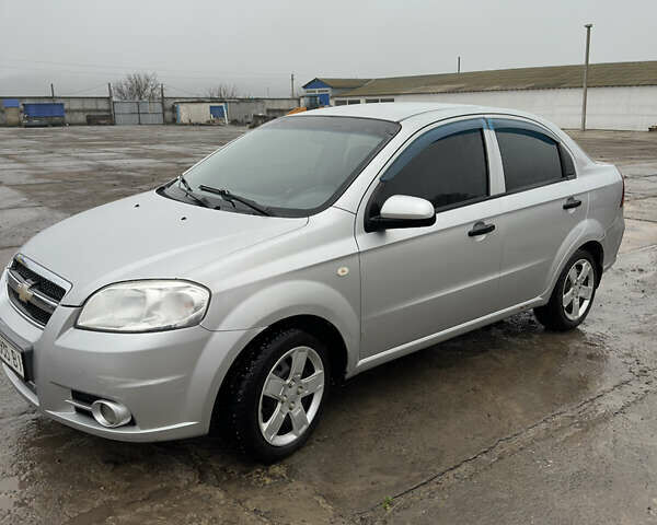 Сірий Шевроле Авео, об'ємом двигуна 1.5 л та пробігом 245 тис. км за 3500 $, фото 1 на Automoto.ua
